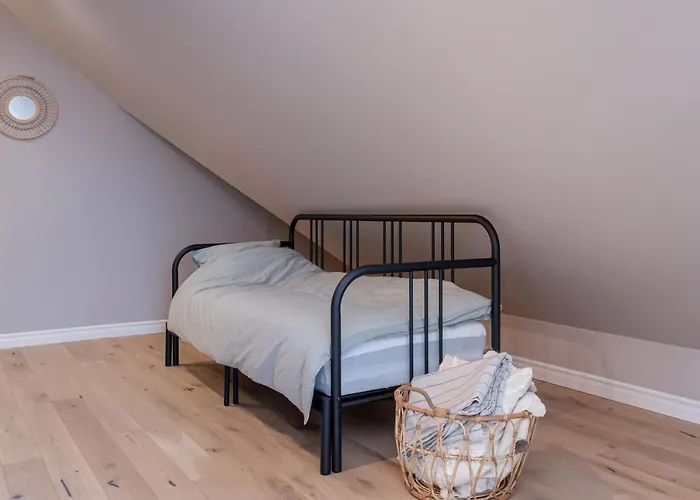 Cozy Spacious Loft! Great For Longer Stays!