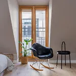 Cozy Spacious Loft! Great For Longer Stays! *