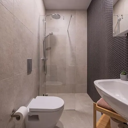 Cozy Spacious Loft! Great For Longer Stays! Διαμέρισμα