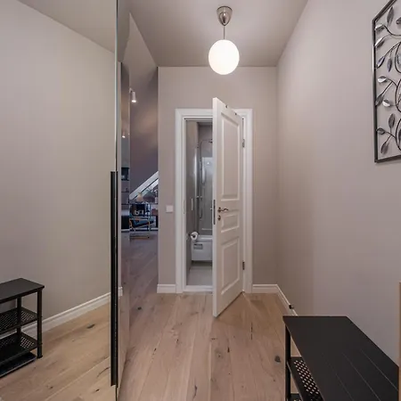 Cozy Spacious Loft! Great For Longer Stays! Διαμέρισμα *