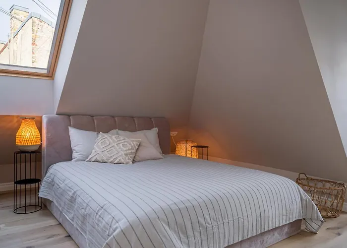 Dzīvoklis Cozy Spacious Loft! Great For Longer Stays! *