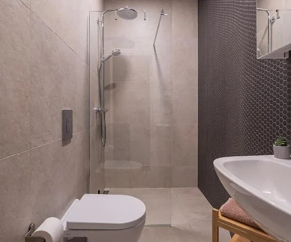 Cozy Spacious Loft! Great For Longer Stays! Dzīvoklis