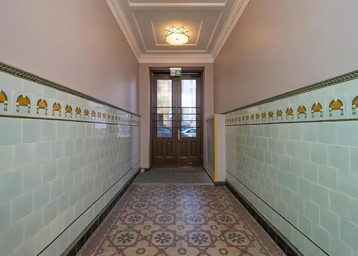 Cozy Spacious Loft! Great For Longer Stays! *